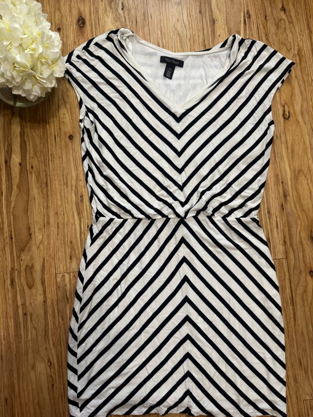 Ann Taylor V Neck Black and White Mini Dress